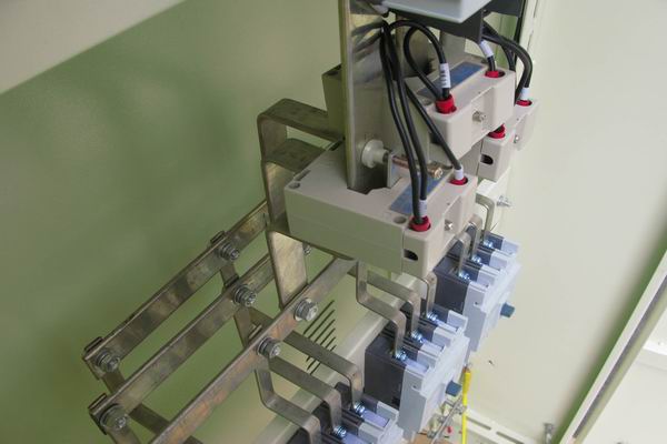 桐庐配电柜-应急照明配电柜使用对工作人员的具